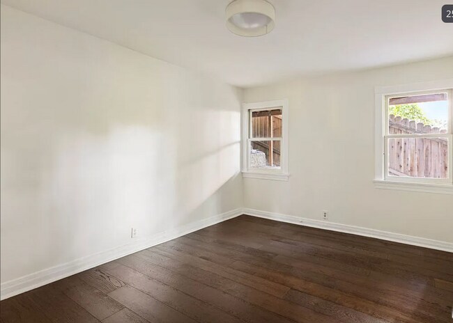 Foto del edificio - 832 Robinson St