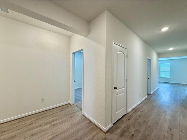 Foto del edificio - 18227 Dahlia Dale Dr