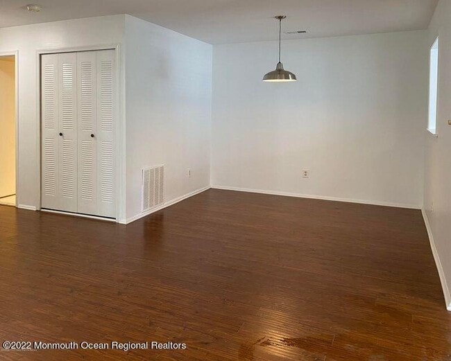 Foto del edificio - 407 Hampton Ct