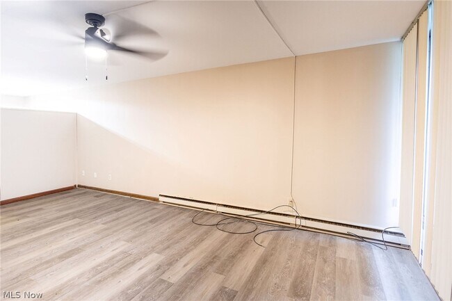 Foto del edificio - 2331 E Market St