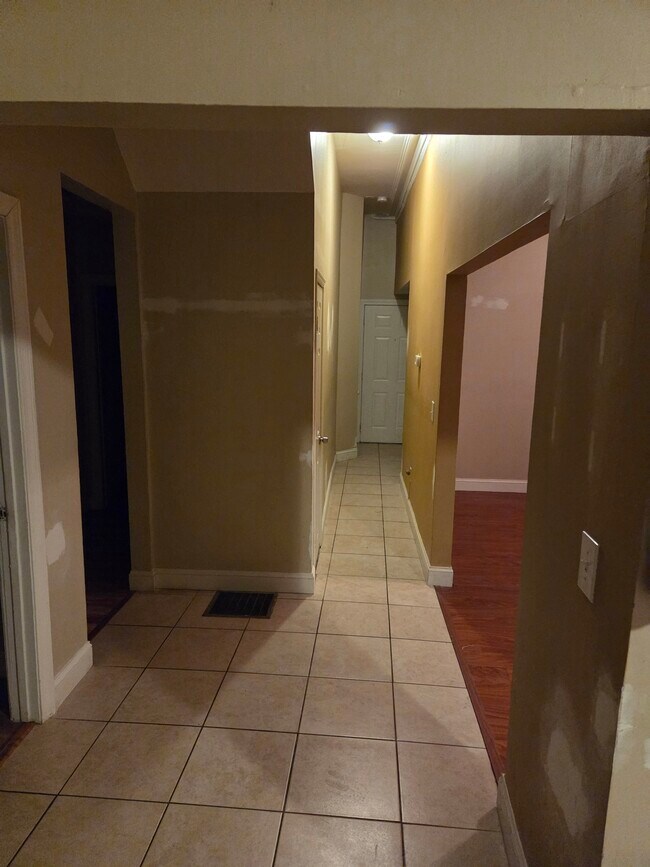 Sala - 117 Seaview Ave