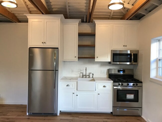 Building Photo - 2902 Ocean Ave