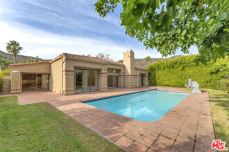 Building Photo - 3516 Malibu Country Dr