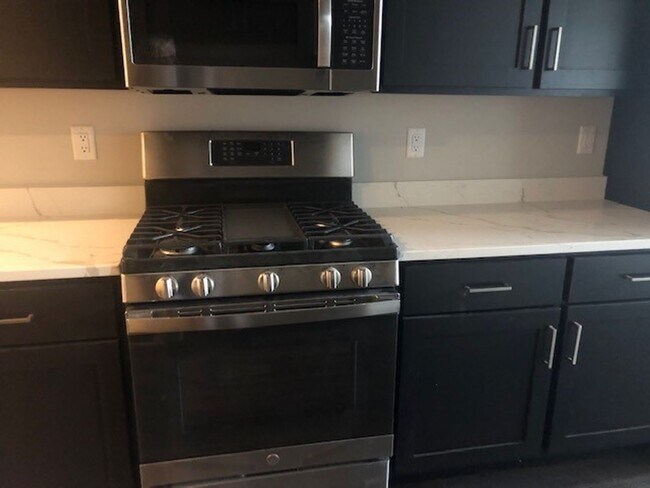 Building Photo - Brand New 3 Bedroom Townhome for Rent nestled in Dakota Dunes, SD!