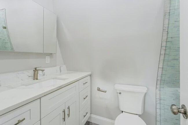 Building Photo - 11 Edgemont Rd