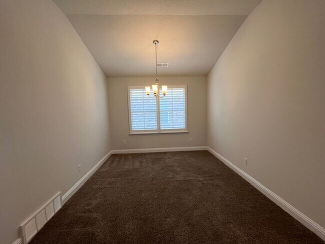Foto del edificio - Renovated 4 Bedroom 2 Bath Home for Rent!