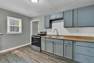 Building Photo - 3414 Elmwood Ave