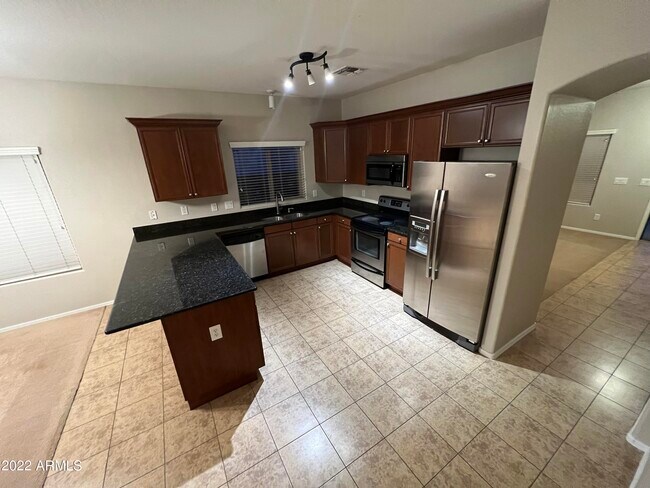 Building Photo - 1756 W Stephanie Ln