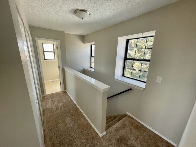 Foto del edificio - 2260 Ambleside Dr
