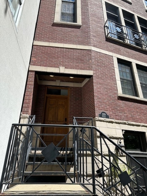 Building Photo - 1229 N Paulina St