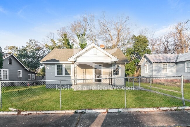 Building Photo - 4005 7th Ave