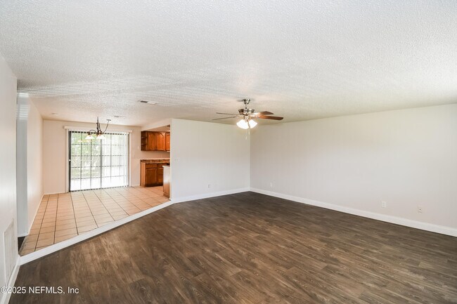 Foto del edificio - 2887 Gatling Blvd