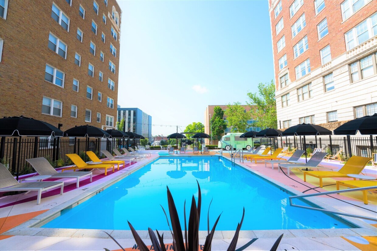 Clyde Manor Apartments 350 E Armour Blvd Kansas City, MO