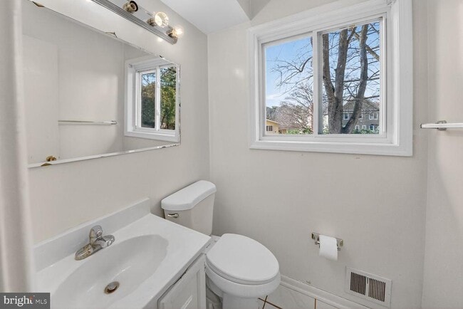 Foto del edificio - 2890 Balmoral Dr