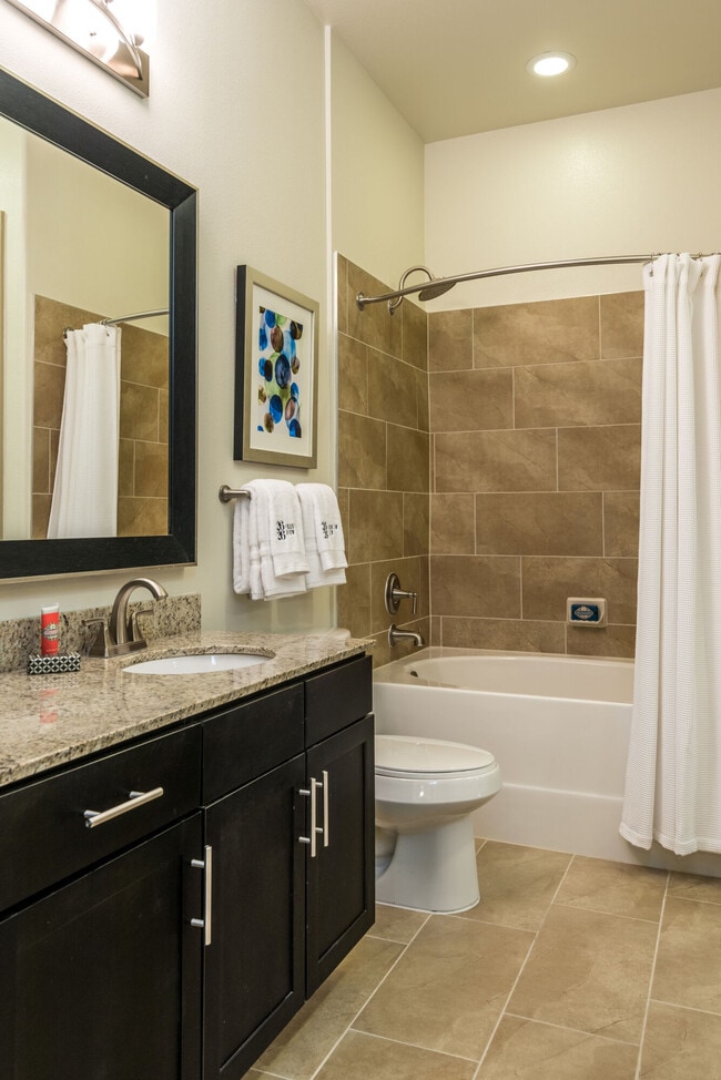 2626 Fountain View apartments — community photo - 2626 Fountain View