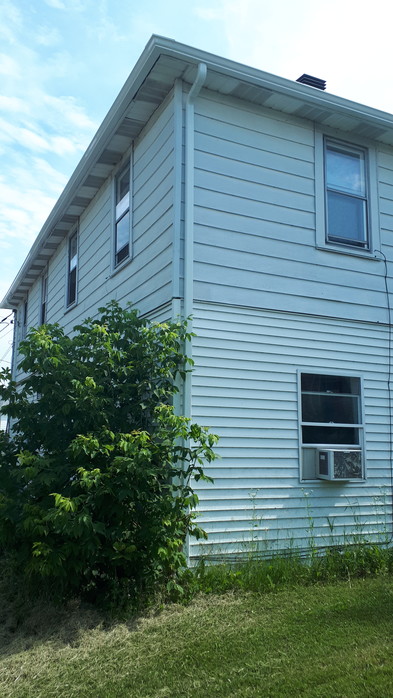 Primary Photo - 27 Spruce St