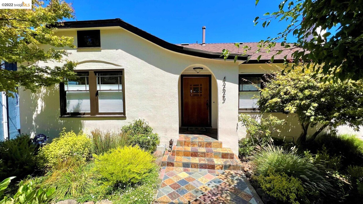 Foto principal - 4225 Balfour Ave