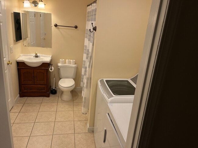 Building Photo - 38261 Fairway Ct