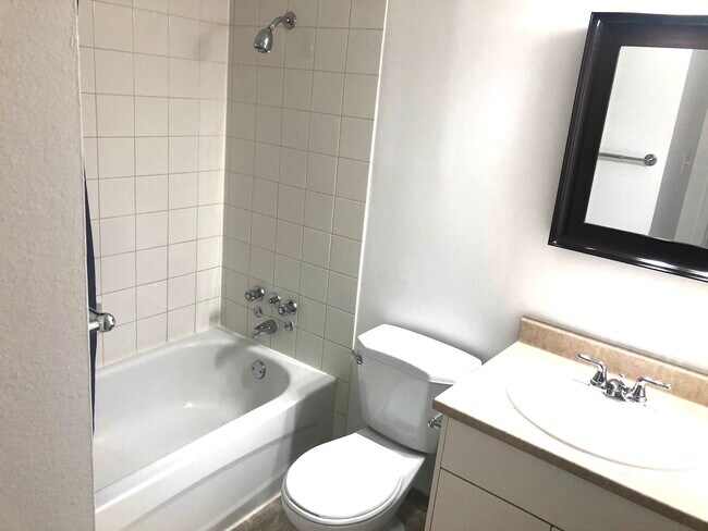 Photo du bâtiment - 1 Bedroom in Lower Lonsdale