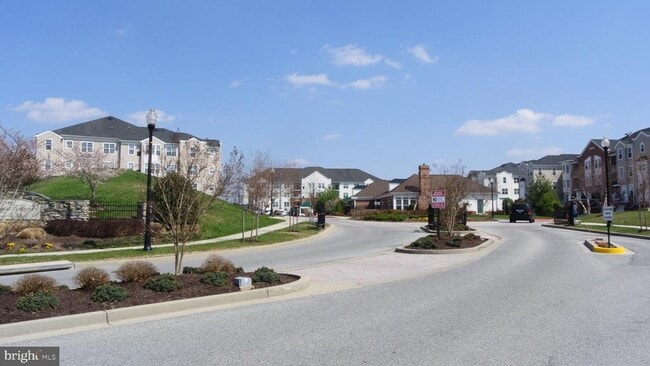 Building Photo - 7305 Maplecrest Rd
