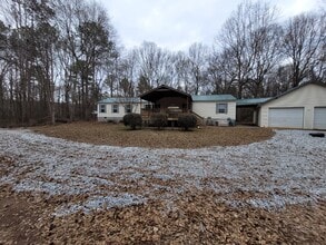 Building Photo - 2040 New Hope Church Rd