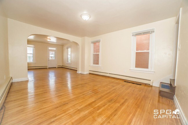 Foto del edificio - 32 W Hanover St