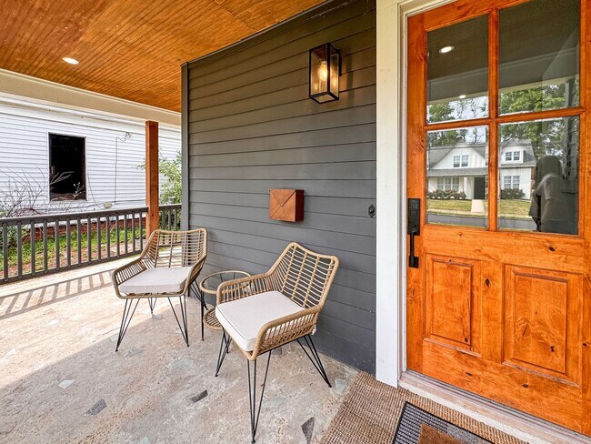 Foto del edificio - Newer Construction Meets Historic Cooper Young Charm • 5bd / 3ba