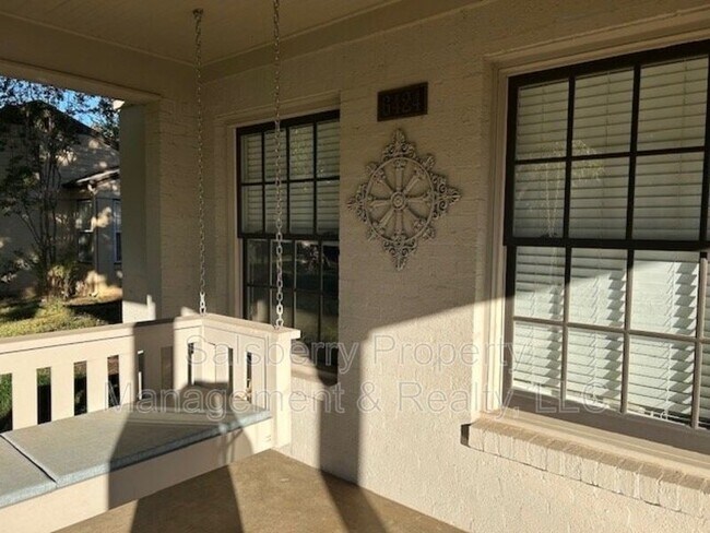 Foto del edificio - 6424 Drury Ln
