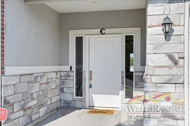 Foto del edificio - Beautiful Townhome in Clearfield