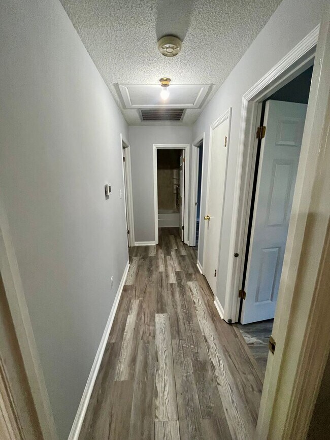 Foto del edificio - 3 Bed/2 Bath Home