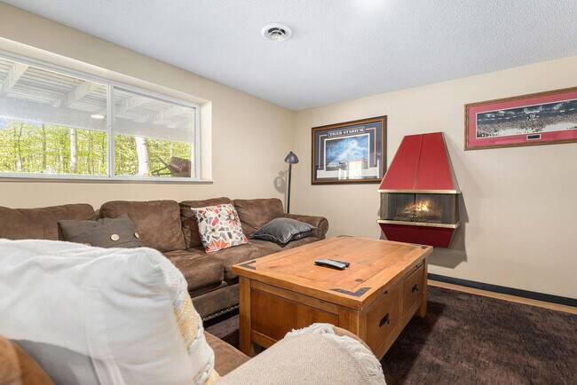 Foto del edificio - 2510 Cherry Ln