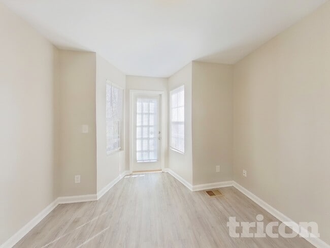 Building Photo - 3912 Laurel Bend Dr