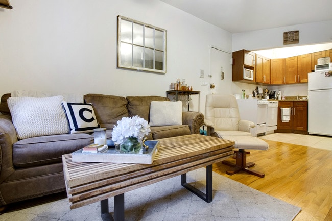 Building Photo - 65 W 85th St