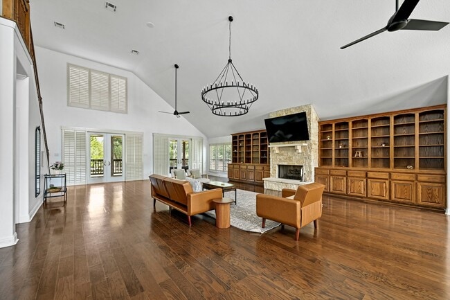 Foto del edificio - 211 Moore Ln