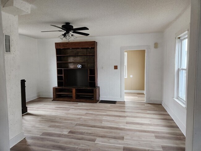 Foto del edificio - 211 S Morgan St