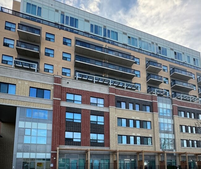 Building Photo - 652 Princess St