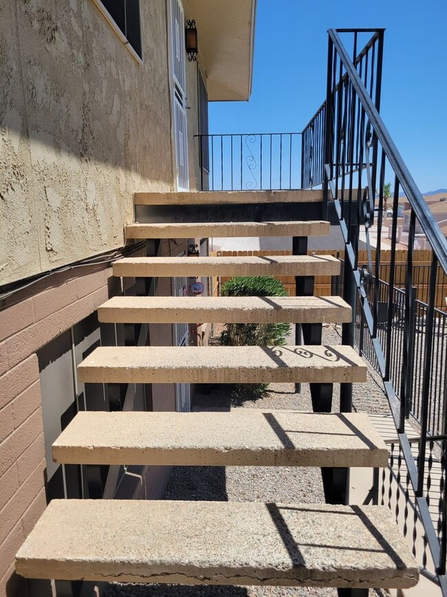 Foto del edificio - 2031 Chaparral Dr