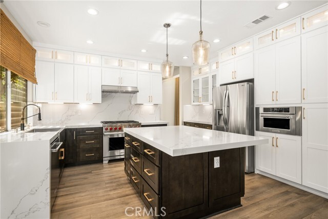Building Photo - 10880 Osterman Ave