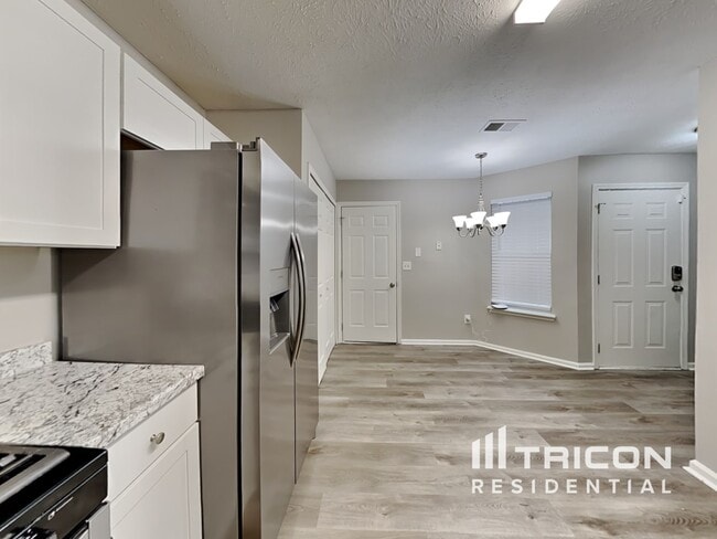 Building Photo - 2767 Lake Park Ridge W