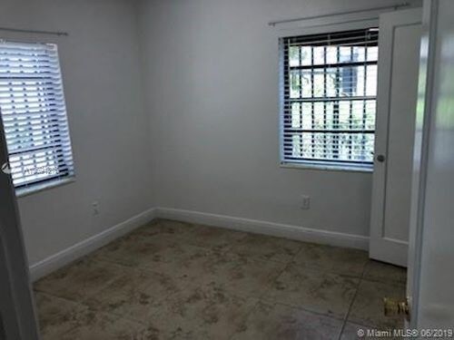 Foto del edificio - 775 E 8th St
