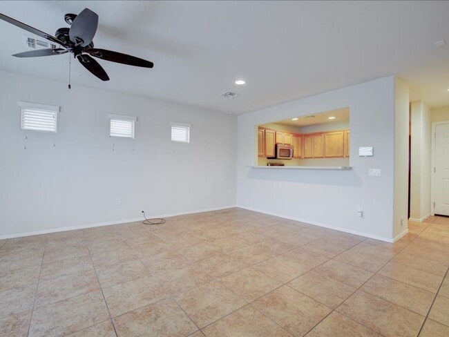 Foto del edificio - 2 Bedroom 2.5 Bathroom with community pool!