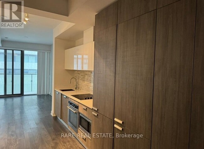 Building Photo - 50 Charles St E