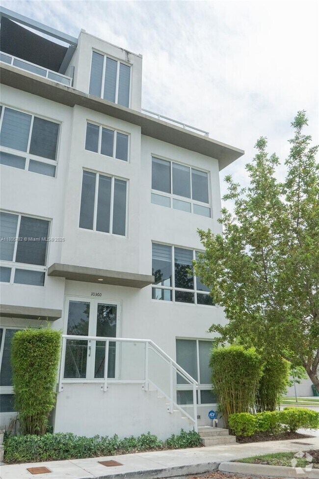 Building Photo - 10360 NW 64th St