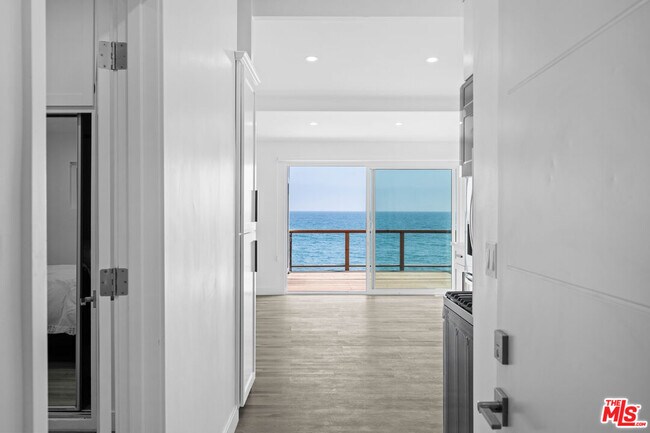 Foto del edificio - 25154 Malibu Rd