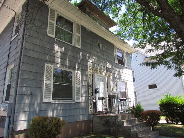 Outside Front - 90 Park Rd