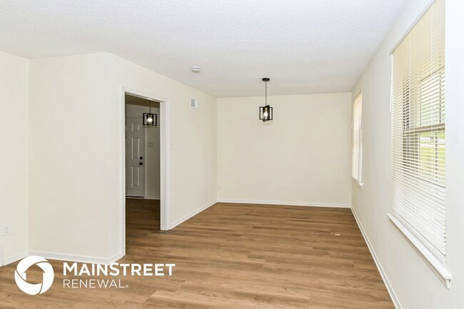 Building Photo - 3862 Kerwood Ave