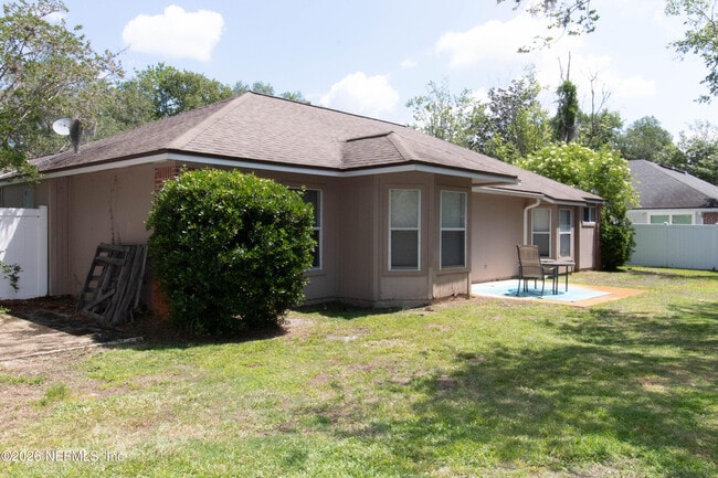 Building Photo - 236 Clover Ct
