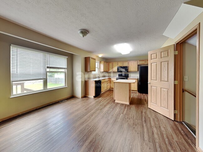 Foto del edificio - 438 Rothgate Dr