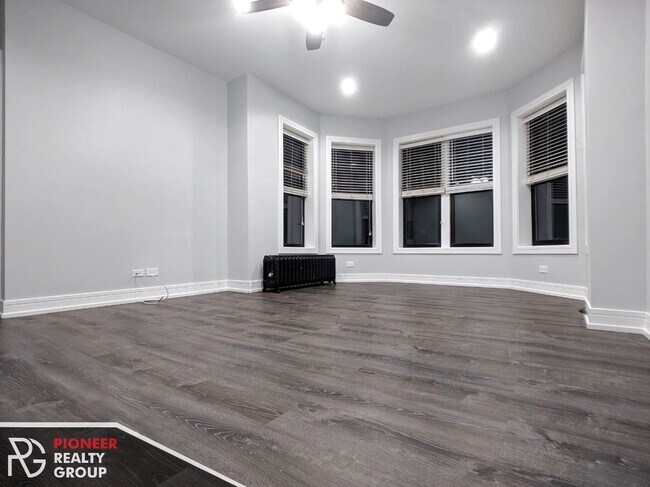 Foto del edificio - 6115 N Winthrop Ave