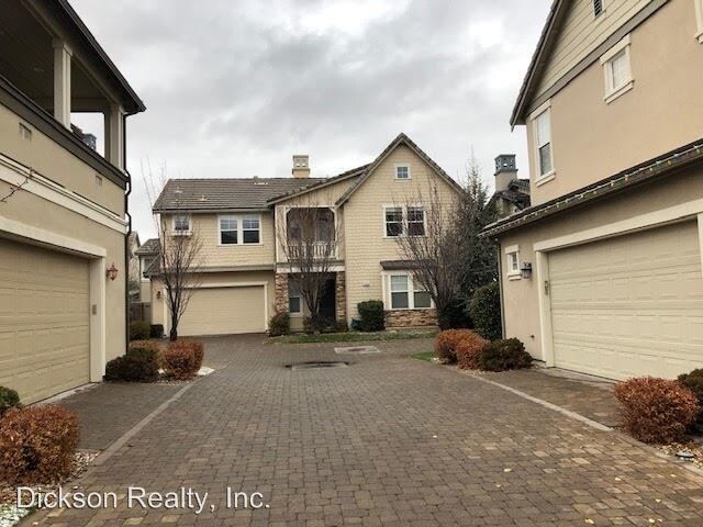 Building Photo - 4 br, 3.5 bath House - 1653 Sawtooth Trail